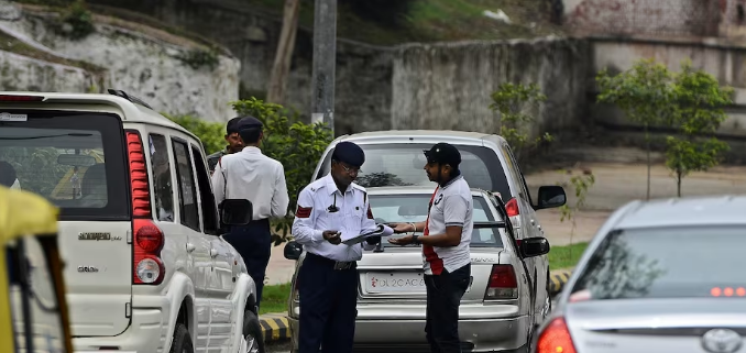 मनामानी करने वाले 6000 चालकों के लाइसेंस सस्पेंड, ट्रैफिक नियम तोड़ना पड़ा महंगा