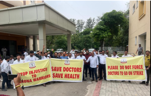 Doctors on strike in Haryana, people upset, computer operators also on strike indefinitely