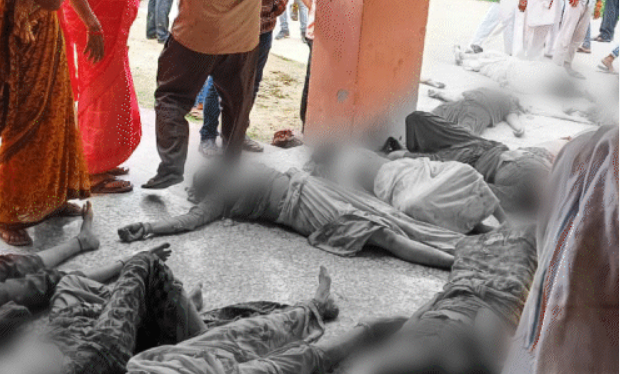 Stampede at satsang in Hathras, 122 dead, dead bodies scattered outside hospital