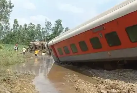 Train accident in UP - There was water near the track: Track shifted 4 feet, soil samples taken; Another dead body found under the coach