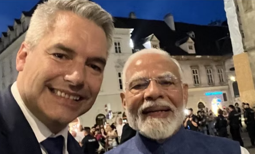 PM Modi will meet Indian expatriates in Austria, Chancellor Nehmer took selfie with them