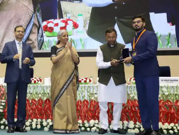 Finance Minister honored Anuj of Rewari: Received National Excellence Award; Became the second person from Haryana