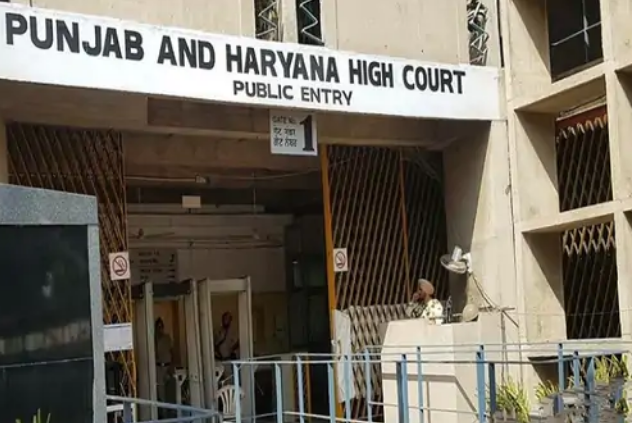 The issue of migrants in Punjab reached the High Court, passed a resolution and ordered to leave the village, the court sought answers from the government.